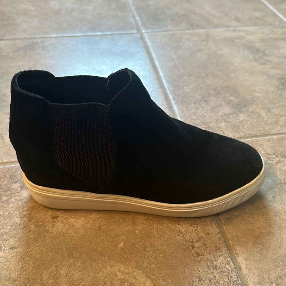 Steve Madden wedge sneaker size 8